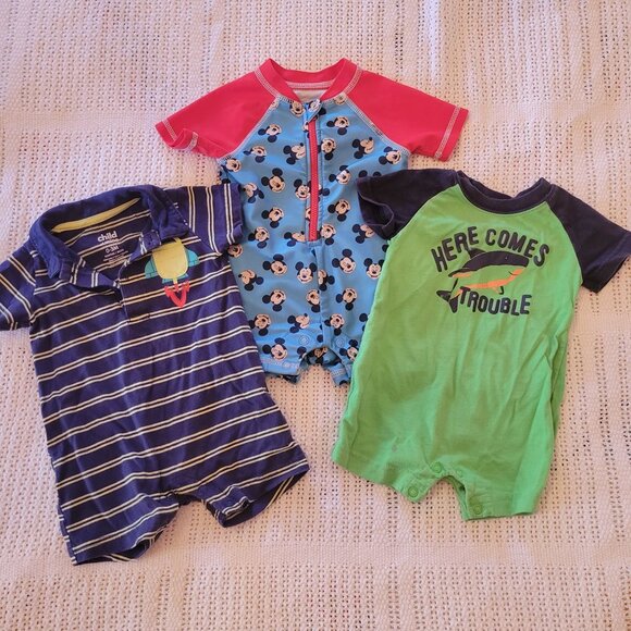 39‎ pc Baby Boy Clothing Lot 0 3 Months Outfits Sleepers Rompers Pants Bodysuits - Picture 5 of 9